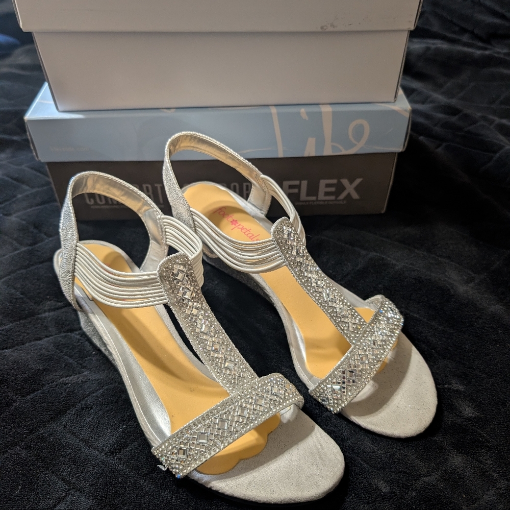 NY Transit size 8 Silver Dress Sandals SO comfy Worn Once Prom Wedding Formal - Picture 6 of 9